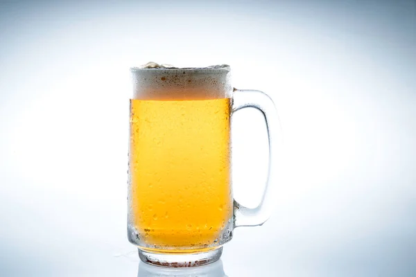 Beer Bubbles Clear Glass White Background Studio — Stock Photo, Image