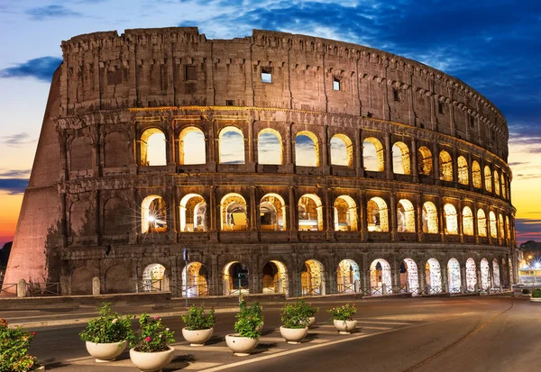 Roman Colosseum Iluminado Pôr Sol Romw Itália — Fotografia de Stock