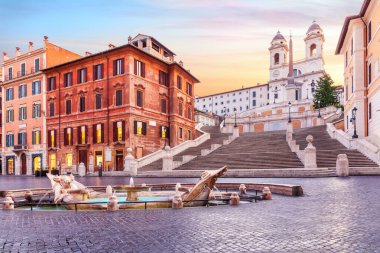 Tekne Çeşmesi ve İspanyol Merdivenleri, Roma, İtalya