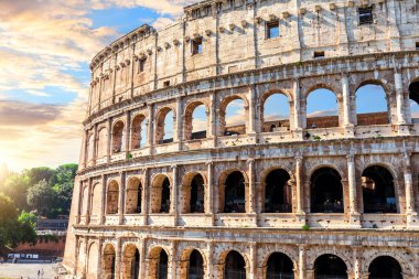 Roma 'daki ünlü Colosseum, yakın görüş, İtalya