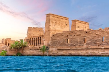 Nil, Aswan, Mısır yakınlarındaki Agilkia Adası 'nda