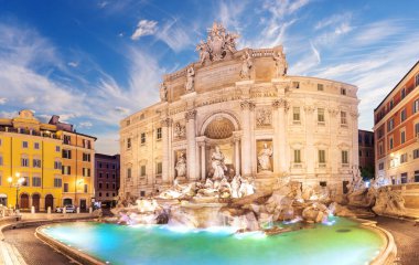 Trevi Çeşmesi ya da Fontana di Trevi gün doğumunda, Roma, İtalya