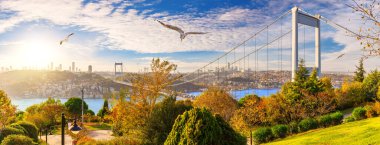 İstanbul 'un güzel manzarası ve İkinci Boğaz Köprüsü, Türkiye.