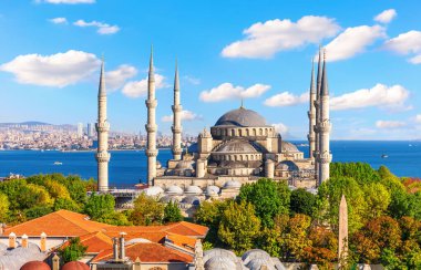 Mavi Cami veya Sultan Ahmet Camii 'nin İstanbul' daki çatıları, Boğaz, Türkiye