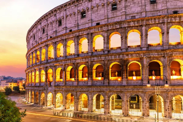 Illuminated Coliseum Sunrise Beautiful Side View Rome Italy — Fotografia de Stock