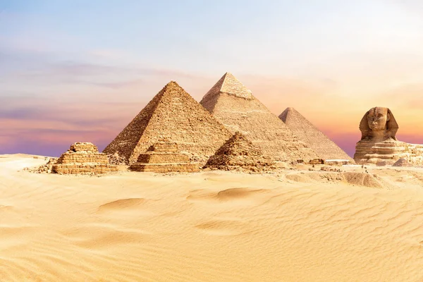 Great Pyramid Complex Giza Desert Egypt — Stock fotografie