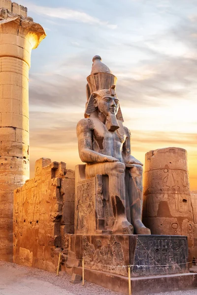 Seated Statue Ramesses Luxor Temple Entrance Sunset Scenery Egypt — Foto de Stock