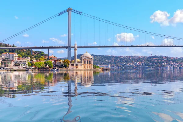 Mezquita Ortakoy Puente Del Bósforo Vista Desde Mar Estambul — Foto de Stock