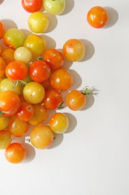 çok renkli kiraz domates