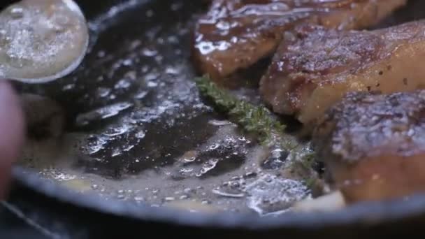Small Onions Thrown Cast Iron Pan Lamb Ribs Fried Butter — Stockvideo