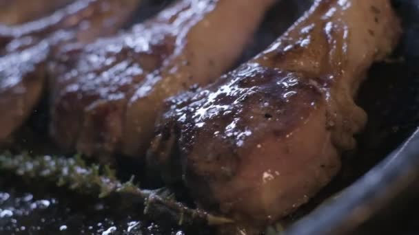Small Onions Thrown Cast Iron Pan Lamb Ribs Fried Butter — Vídeo de stock