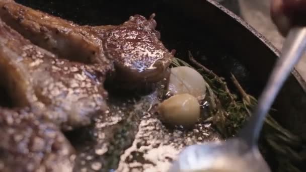Small Onions Thrown Cast Iron Pan Lamb Ribs Fried Butter — Wideo stockowe