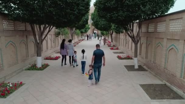 Enterance Memorial Complex Bahouddin Naqshband Bukhara Drone Cam Films Small — Stock Video