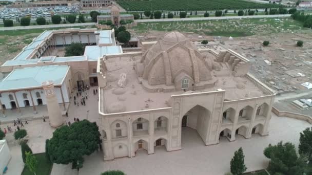 Drone Camera Flying Bahouddin Naqshband Mausoleum Eponymous Memorial Complex Bukhara — Vídeos de Stock