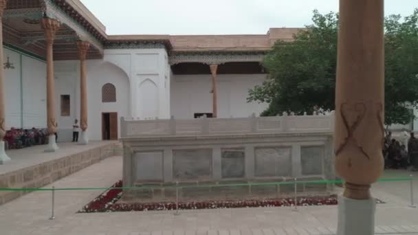 Drone Cam Films Inner Yard Memorial Complex Bahouddin Naqshband Bukhara — Video