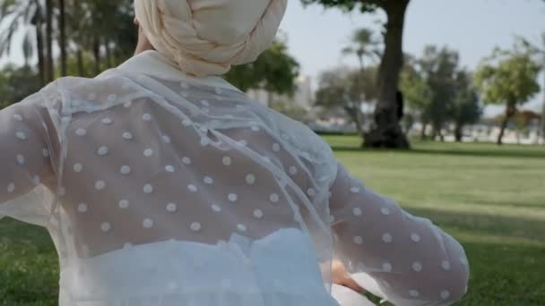 Young Woman Meditating Doing Yoga Park Sunny Day Slow Motion — Stock videók