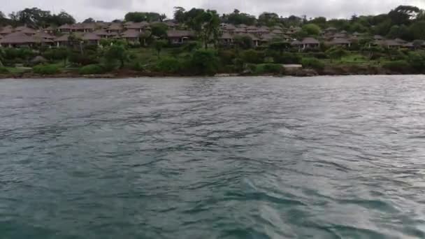Flight Drone Tropical Cottage Village Seashore High Tide — Videoclip de stoc