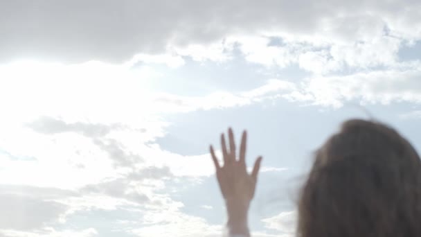 Rays Sun Hands Girl Fluttering White Dress Standing Sand Slow — Vídeo de Stock