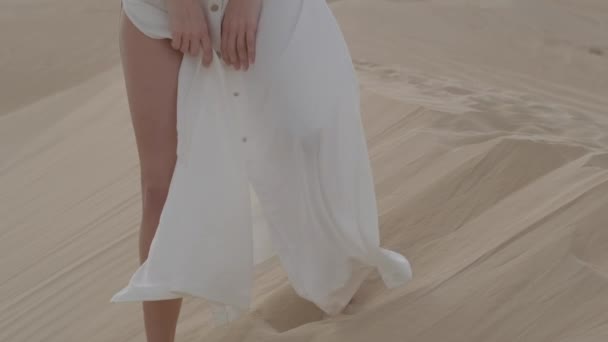 Brunette Barefoot White Dress Fluttering Wind Walks Desert Sand Slow — Stok video