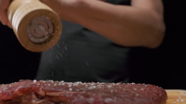 Steak Filet Viande Poivrons Chef Professionnel Moulin Poivre Main Gros — Video