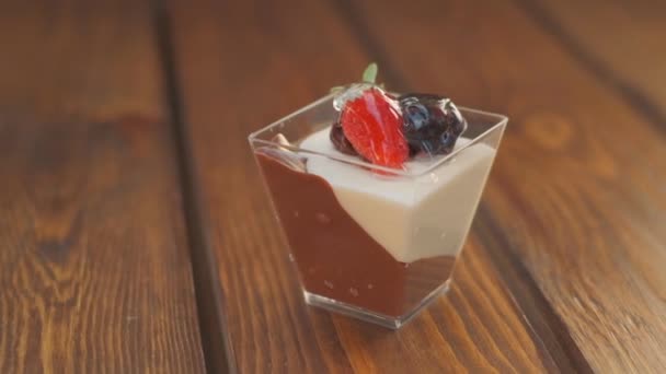 Slow Motion Close Shooting Sweet Berry Fruit Brand Desserts — Stock videók