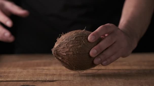 Man Hands Put Coconut Table Slow Motion — Αρχείο Βίντεο