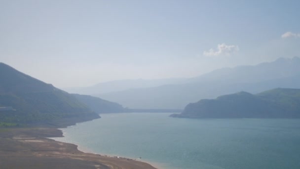 Lago Montaña Nublado Panorama Vespertino — Vídeo de stock