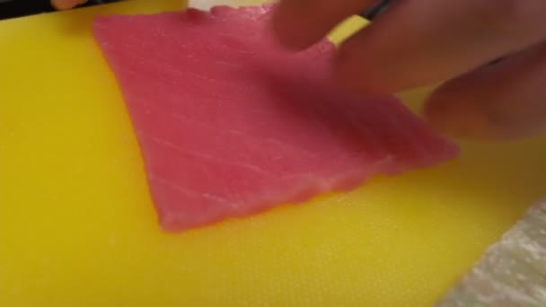 Preparo Panini Sushi Capo Sta Mettendo Fette Salmone Come Strato — Video Stock