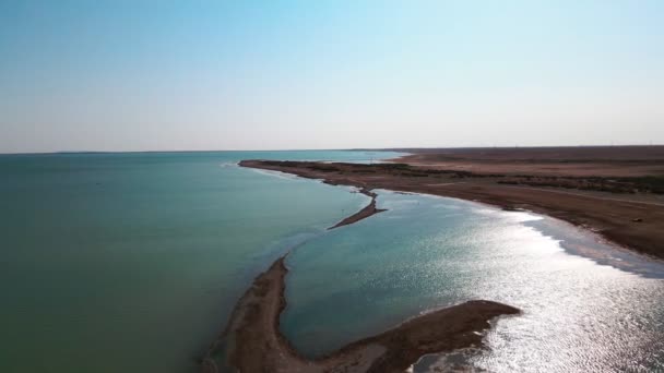 Vuelo Con Drones Sobre Playa Tipo Seco Lago Entre Estepa — Vídeo de stock