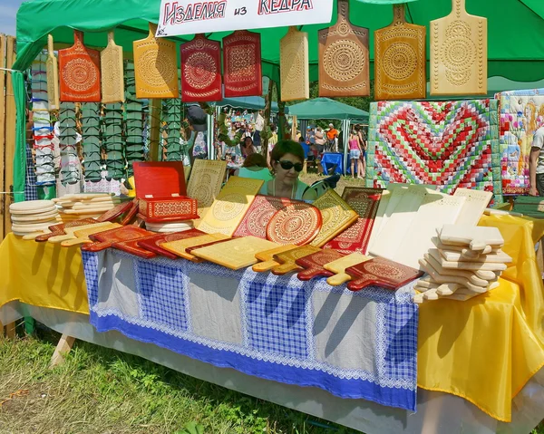 Boutique avec panneau de cuisine en bois sculpté — Photo