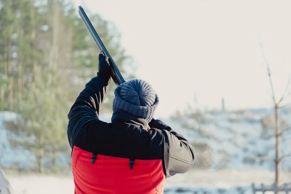 Caçador Camuflagem Com Rifle Floresta Inverno Conceito Caça Homem Proteger — Fotografia de Stock