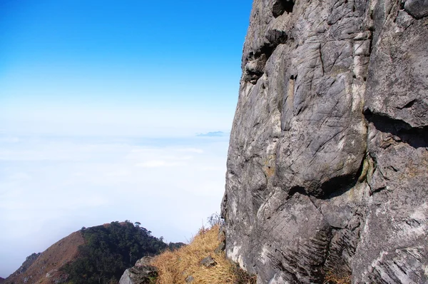 Klippa av bergstopp på kinesiska ridge — Stockfoto