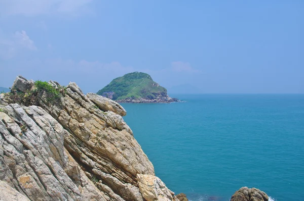 Hongkongin saari meren rannalla — kuvapankkivalokuva