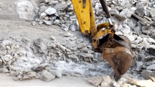 Remoção Neve Winter Clearing Roads Yellow Excavator Cleaning Rua Após — Vídeo de Stock