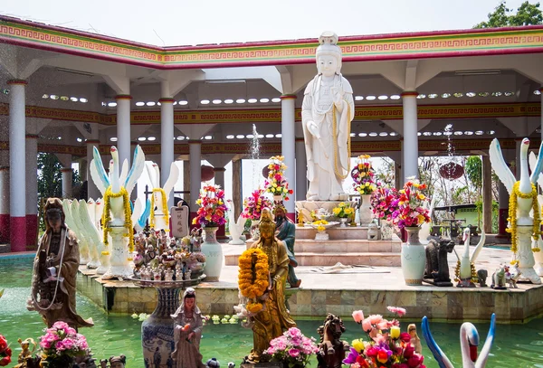 Staty av guanyin. -stock bild — Stockfoto