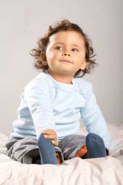 yürümeye başlayan çocuk