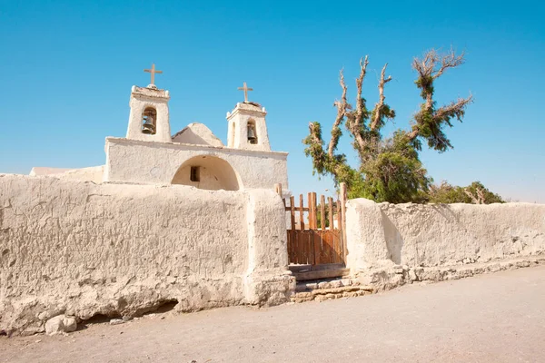 Una Vecchia Chiesa Costruita Adobe Piccolo Villaggio Chiamato Chiu Chiu — Foto Stock