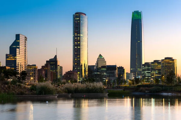 Pond Bicentennial Park Wealthy Vitacura District Skyline Buildings Financial District — Stock Photo, Image