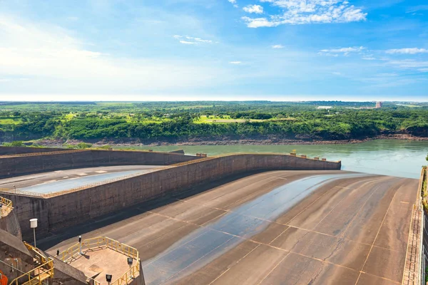 Spillway Itaipu Hydroelectric Dam Discharging Excess Water — Stock Photo, Image