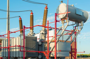 Yüksek Voltajlı Elektrik Dış İstasyonunda Güç Transformatörü