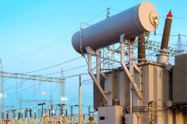 Yüksek Voltajlı Elektrik Dış İstasyonunda Güç Transformatörü