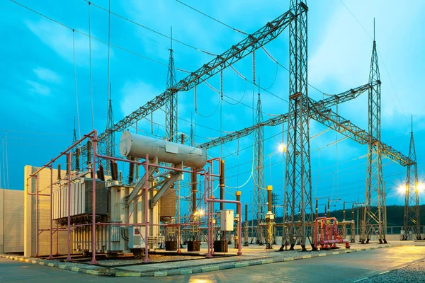 Yüksek Voltajlı Elektrik Dış İstasyonunda Güç Transformatörü