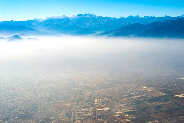 Aerial View Santiago Chile Layer Smog Andes Mountain Range Back — Stock fotografie