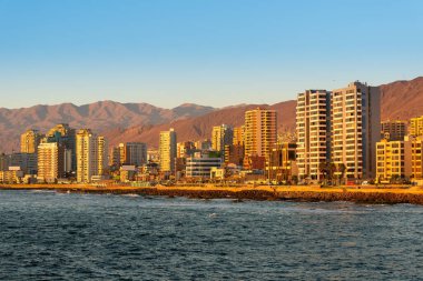 Antofagasta, sahil panoramik biliyor Kuzey ve kuzey Şili madenciliği bölgesinin en büyük şehirde incisi olarak.