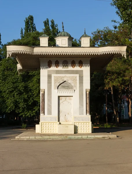 El monumento a la "Fuente de Aivazovsky" en Teodosia —  Fotos de Stock
