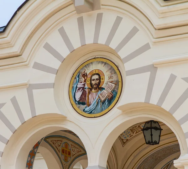 Лицо Христа на фасаде церкви Воскресения Христова, 1892 год, Форос, Крым — стоковое фото