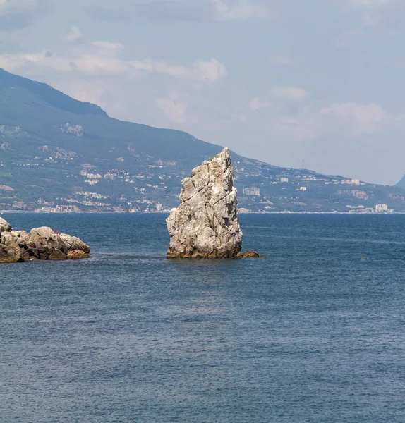 Rock "segla" nära Jalta, Krim, Ukraina — Stockfoto