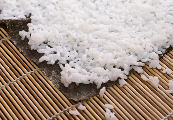 pirinç ile nori yaprak