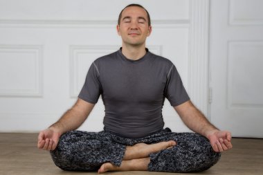 adam meditasyon