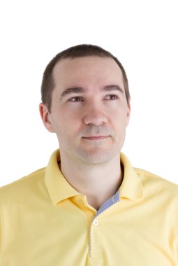 adamın yüzünde hülyalı bir ifade ile